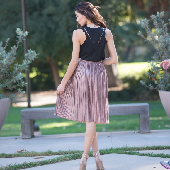 Pleated Metallic midi skirt - Picture 1 of 8
